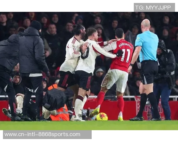 内维尔：利物浦的状况令人十分忧虑，斯洛特需求推倒重来